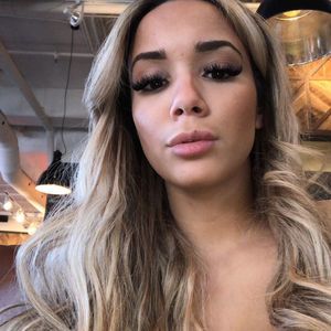 Meet your Posher, Hajar